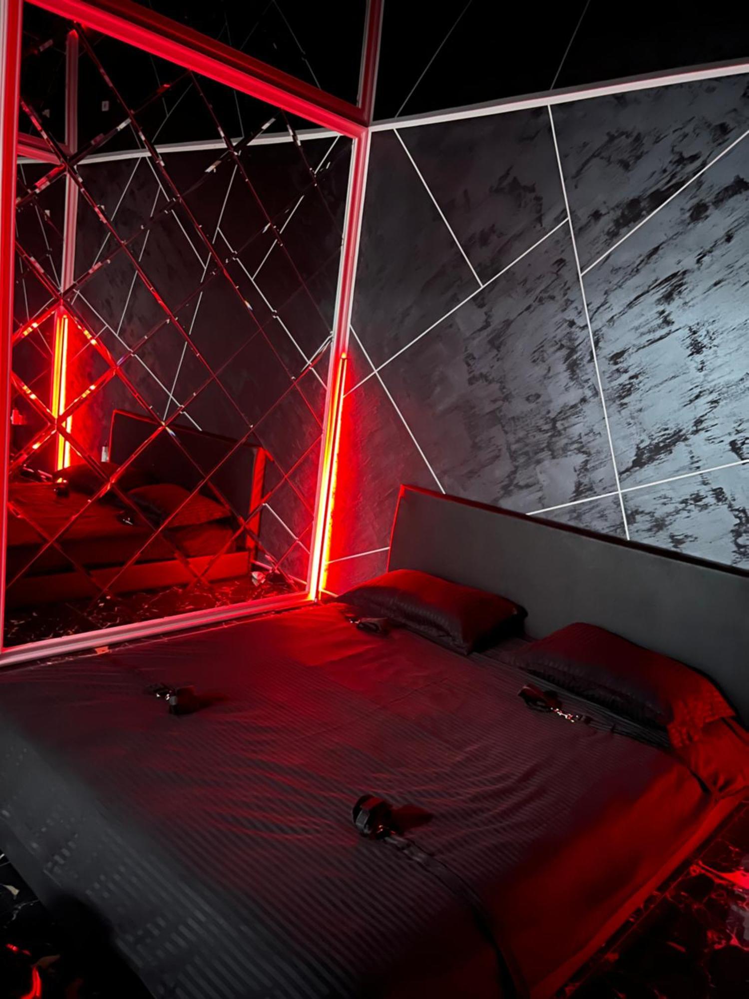 Adult Only Fantasy Room Bukurešť Exteriér fotografie
